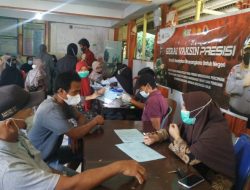 Sosialisasi dan Mengajak Warga Desa Bonto Untuk Vaksin