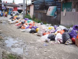 Sampah Menumpuk di Pinggiran Terminal Tomoni, Masyarakat Sekitar Mengeluh