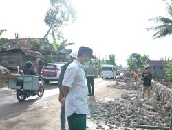 Gubernur Tinjau Ruas Pekkae – Takkalalla, Mulai Tahap Pembanngunan Talud untuk Cegah Luapan Banjir di Badan Jalan