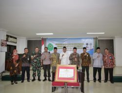 Danny Tandatangani Komitmen Bersama Zona Integritas PN