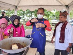 Danny Masak Rendang dan Racik Teh Talua di Hari Ke 3 APEKSI Padang