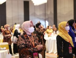 Hadiri Ladies Program Apeksi XV, Indira Apresiasi Desainer Lokal Padang