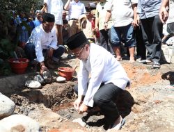 Danny Pomanto dan IAS Kompak Letakkan Batu Pertama Renovasi Masjid Barkatul Ilham