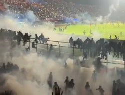 Tragedi Nasional Terjadi di Lapangan Sepak Bola