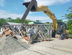 Update Jembatan Rampoang di Palopo, Tahap Pemasangan Rangka Bailey