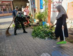 Kegiatan Karya Bhakti Koramil 1408-03/Wajo dengan Membersihkan Selokan