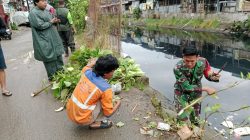 Koramil 1408-04/Bontoala Gelar Karya Bakti Bersihkan Pasar Terong, Antisipasi Banjir dan Penyakit